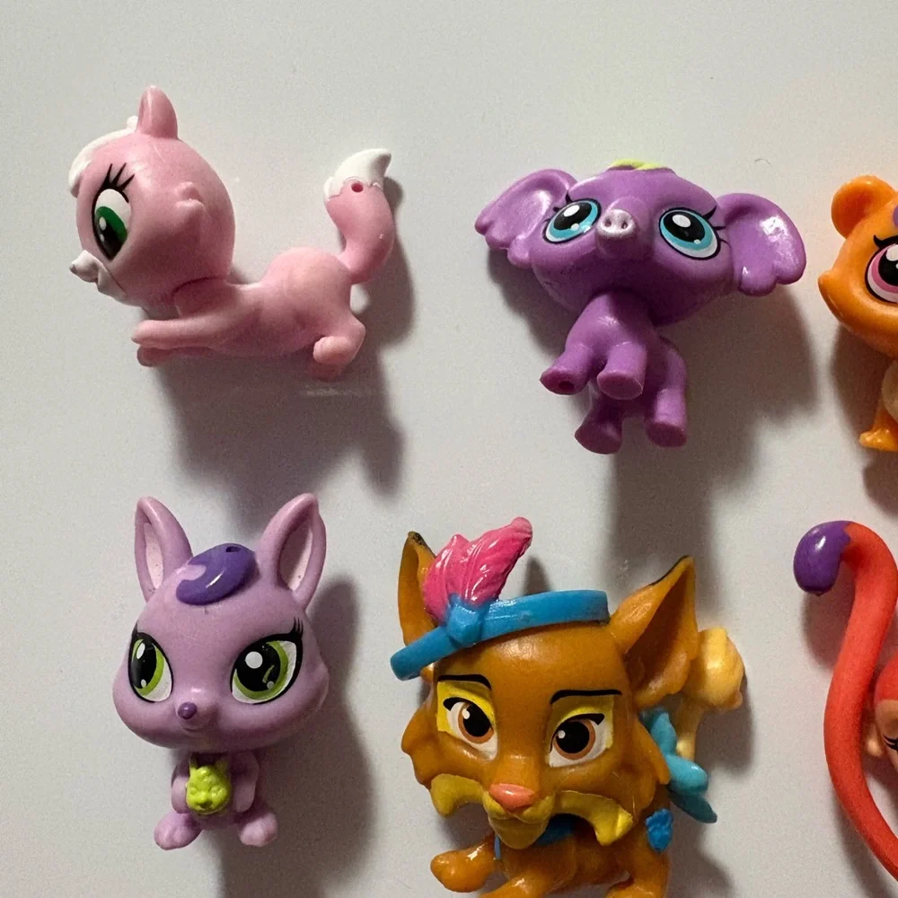 Littlest pet shop mini characters set of 8